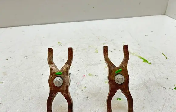 Fuel Injector clamp holder