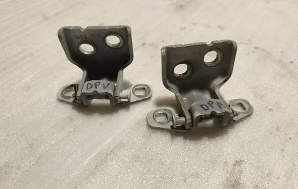 Dacia Sandero III Front door hinge set 