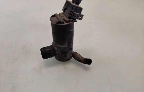 Volvo XC70 Windscreen/windshield washer pump 9169611 0602103950