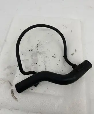 Opel Omega B1 Breather hose/pipe 90411876