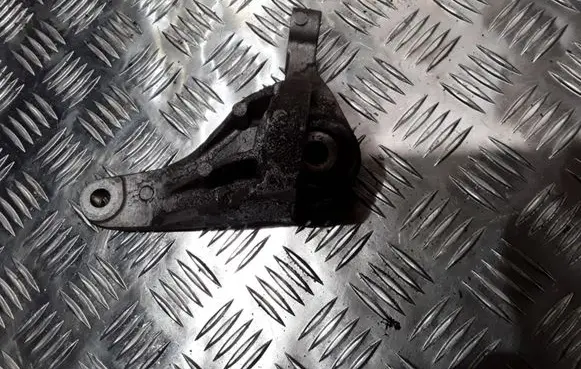 Ford Focus C-MAX Engine mounting bracket 3M516P093