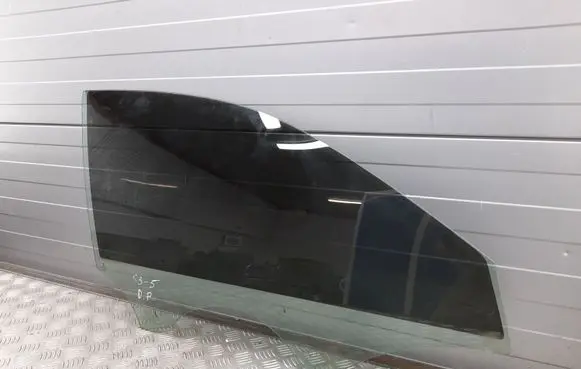 Audi A3 S3 8V Front door window glass four-door 43R00049