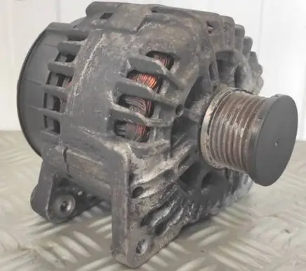 Renault Trafic II (X83) Generator/alternator TG15C058 39967U07