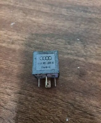Audi A8 S8 D2 4D Other relay 443951253K