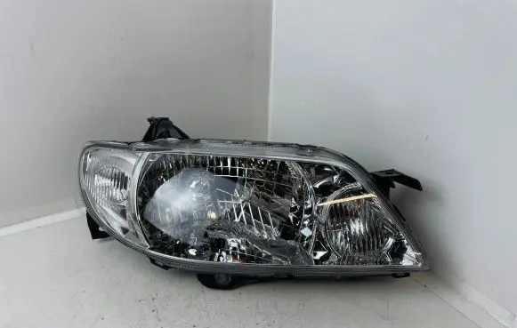 Mazda Premacy Headlight/headlamp CB81510L0A P1990L