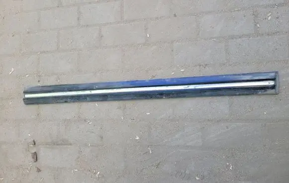 Mitsubishi Pajero Front door trim (molding) MZ31382886