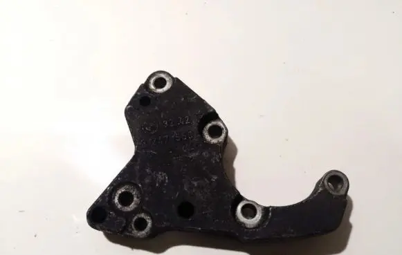 BMW 5 E39 Engine mounting bracket 2247556