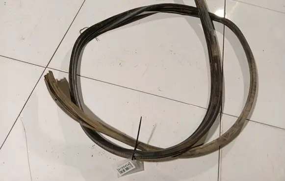 Nissan Almera Tino Rubber seal rear door 