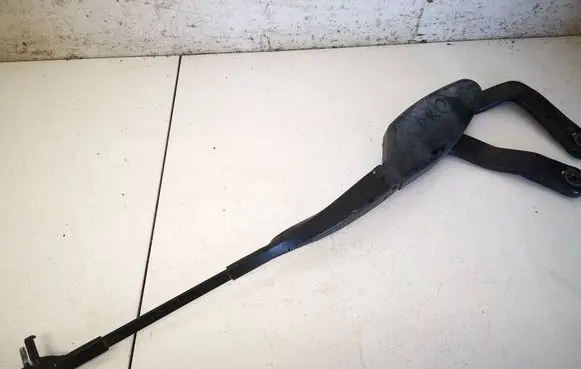Mercedes-Benz E W211 Front wiper blade arm A2118200444