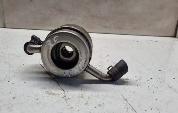 Subaru Outback Oil filter mounting bracket 