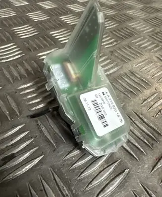 Mercedes-Benz E W212 Aerial GPS antenna A2128201675 115111433429 50010625