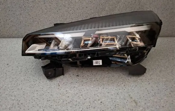 Renault Clio V Headlight/headlamp 148R006599 01082599901210
