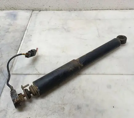Mitsubishi Pajero Rear shock absorber/damper MB663398