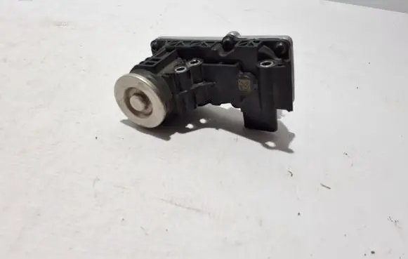 Mercedes-Benz GLC C253 Turbine electric control actuator 4977718100