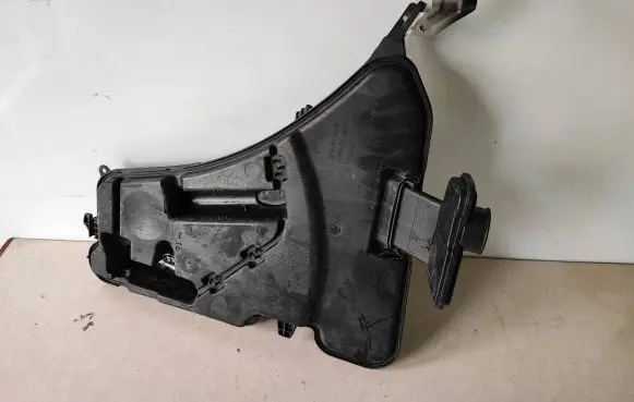 BMW 5 G30 G31 Windshield washer fluid reservoir/tank 8071453