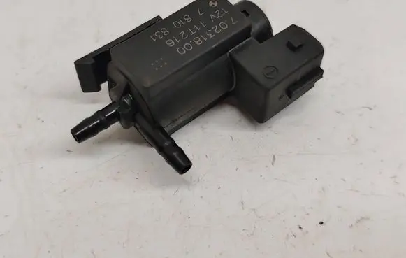 BMW 7 F01 F02 F03 F04 Turbo solenoid valve 7810831 70231800 11747810831
