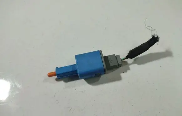 Renault Scenic III - Grand scenic III Brake pedal sensor switch 