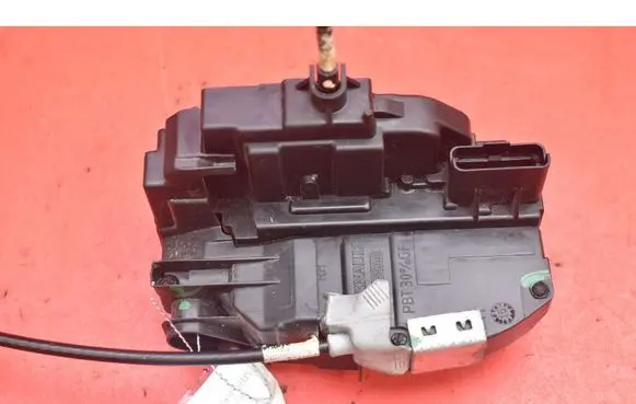 Nissan Pulsar Front door lock 