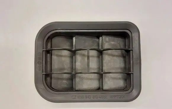Audi A3 S3 8P Quarter panel pressure vent 1H0819465E