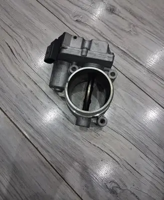 Audi A4 S4 B5 8D Throttle body valve 4e0145950J