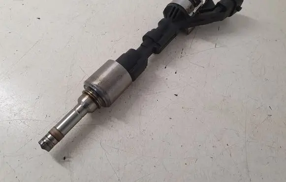 Ford Focus Fuel injector BM5G9F593BA