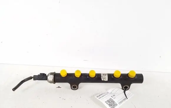 Volvo V50 Fuel main line pipe