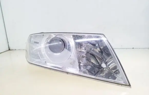 Skoda Octavia Mk2 (1Z) Headlight/headlamp 4SHX13K046AA