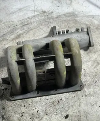 Renault Clio I Intake manifold 7700101605 94176100