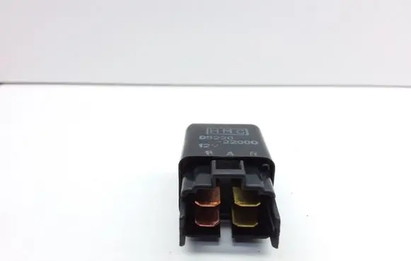 Hyundai Accent Hazard warning light relay 9522022000