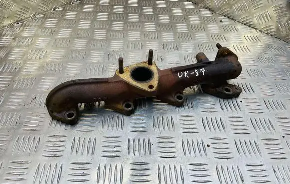 KIA Carens II Exhaust manifold