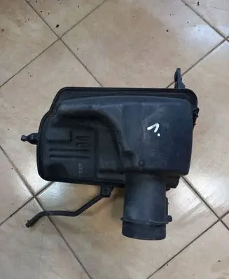 Renault Koleos I Air filter box 1026323S01