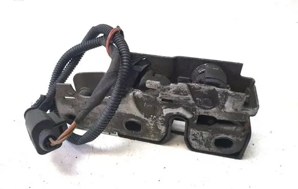 Volkswagen Golf V Engine bonnet (hood) release handle