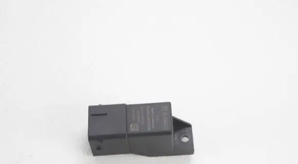 Ford Kuga II Glow plug pre-heat relay 9803299780