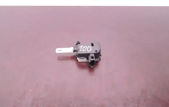 Volvo C70 Fuel tank cap lock motor 806624