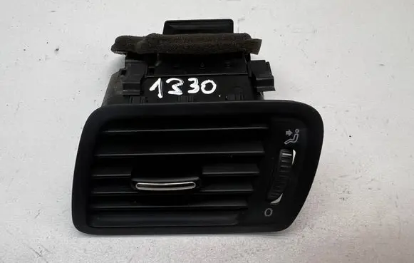 Volkswagen PASSAT B6 Dashboard side air vent grill/cover trim 3C1819701E P0108666 T0024359