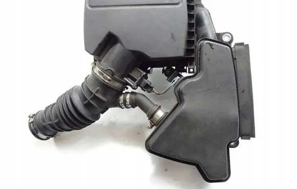 Ford Mondeo MK V Air filter box DS739643KA