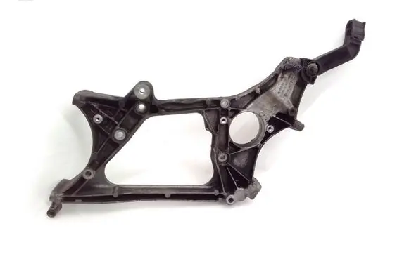 Mercedes-Benz CLS C218 X218 Generator/alternator bracket A6512012009