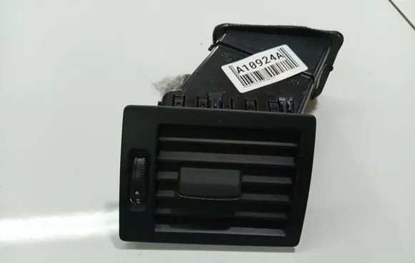Mercedes-Benz A W169 Dash center air vent grill 1698300154