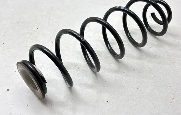 Peugeot 5008 II Rear coil spring 9678532380