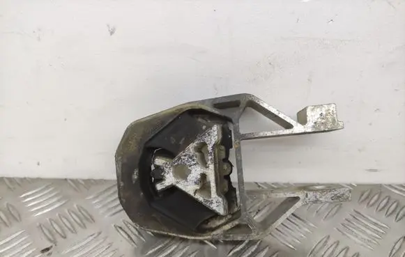 Ford Kuga II Engine mount bracket