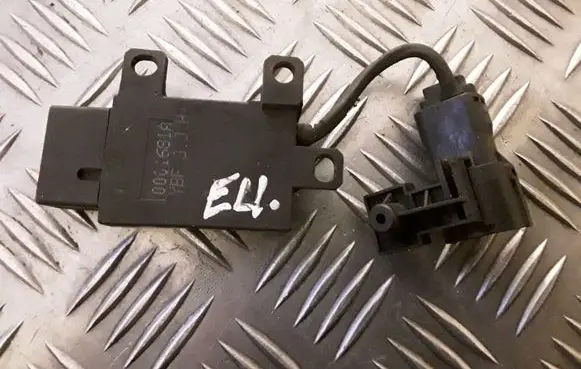 KIA Carens I Coolant fan relay OK53B6176X 0K53B6176X