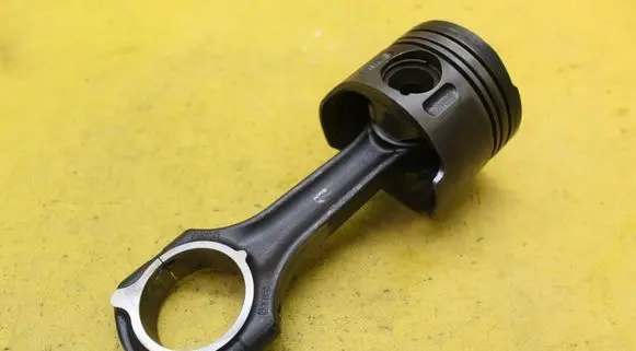Mercedes-Benz E W210 Piston with connecting rod