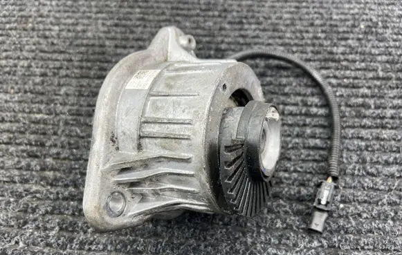 Mercedes-Benz S W222 Engine mount bracket A2222407517 ZGS006