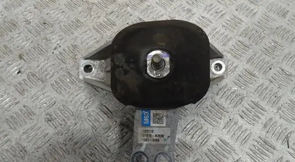 Hyundai Tucson IV NX4 Engine mount bracket 21810-N7630