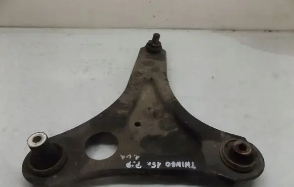 Renault Twingo III Front lower control arm/wishbone