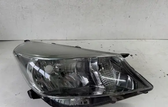 Toyota Yaris Headlight/headlamp 81130-0D450
