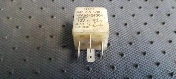 Volkswagen PASSAT B5.5 Other relay 443919578C 15.2100.00