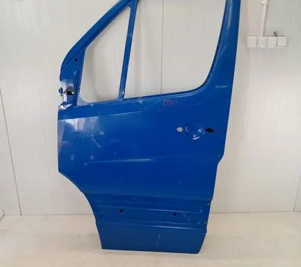 Mercedes-Benz Sprinter W906 Front door D263