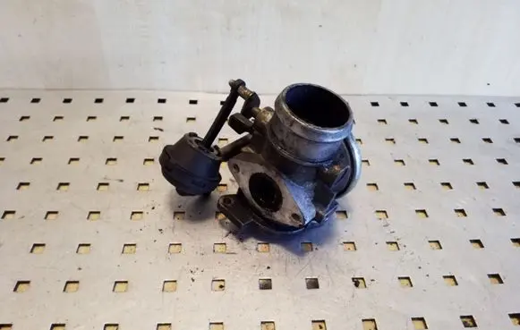 Audi A3 S3 8L EGR valve 038129637L
