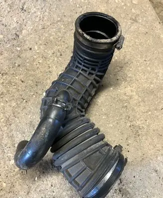 Nissan Terrano Air intake hose/pipe